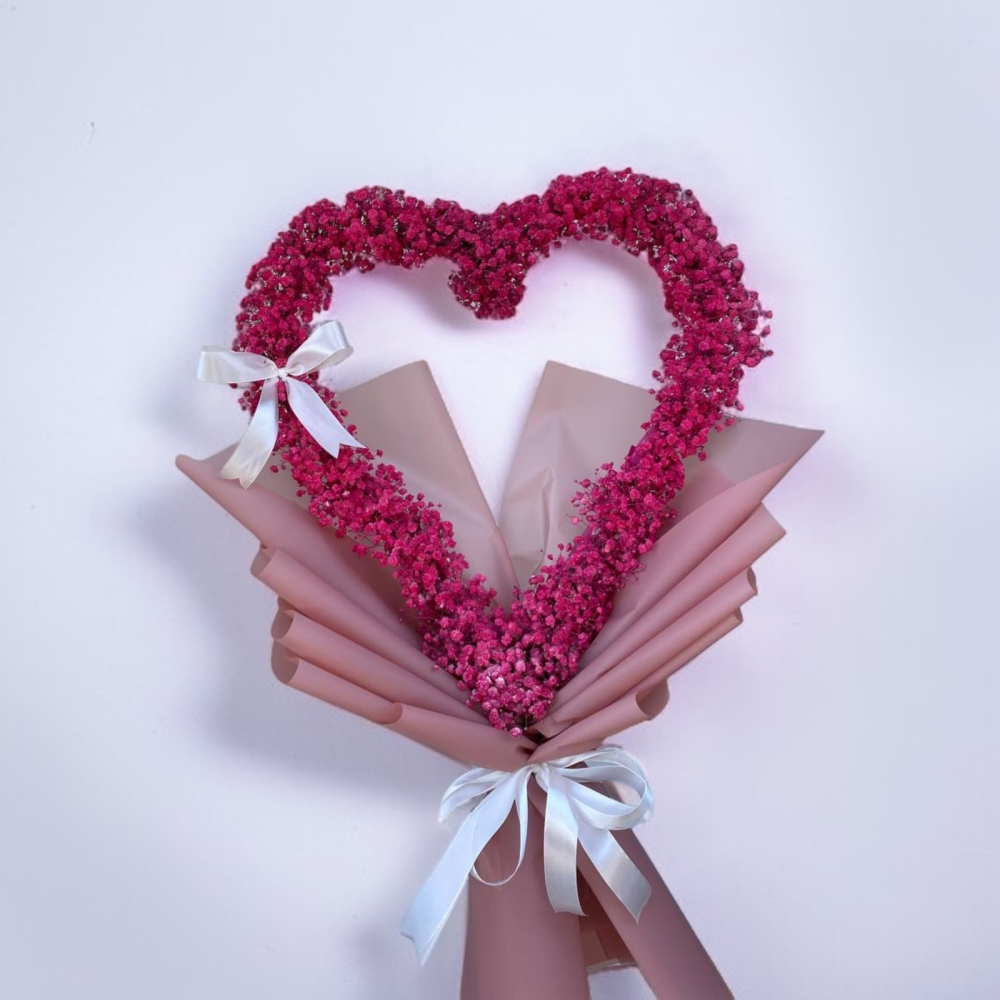 باقة قلب جيبسوفيلا على شكل قلب