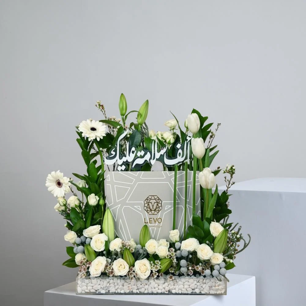 تنسيق ورد أبيض مع شوكولاتة