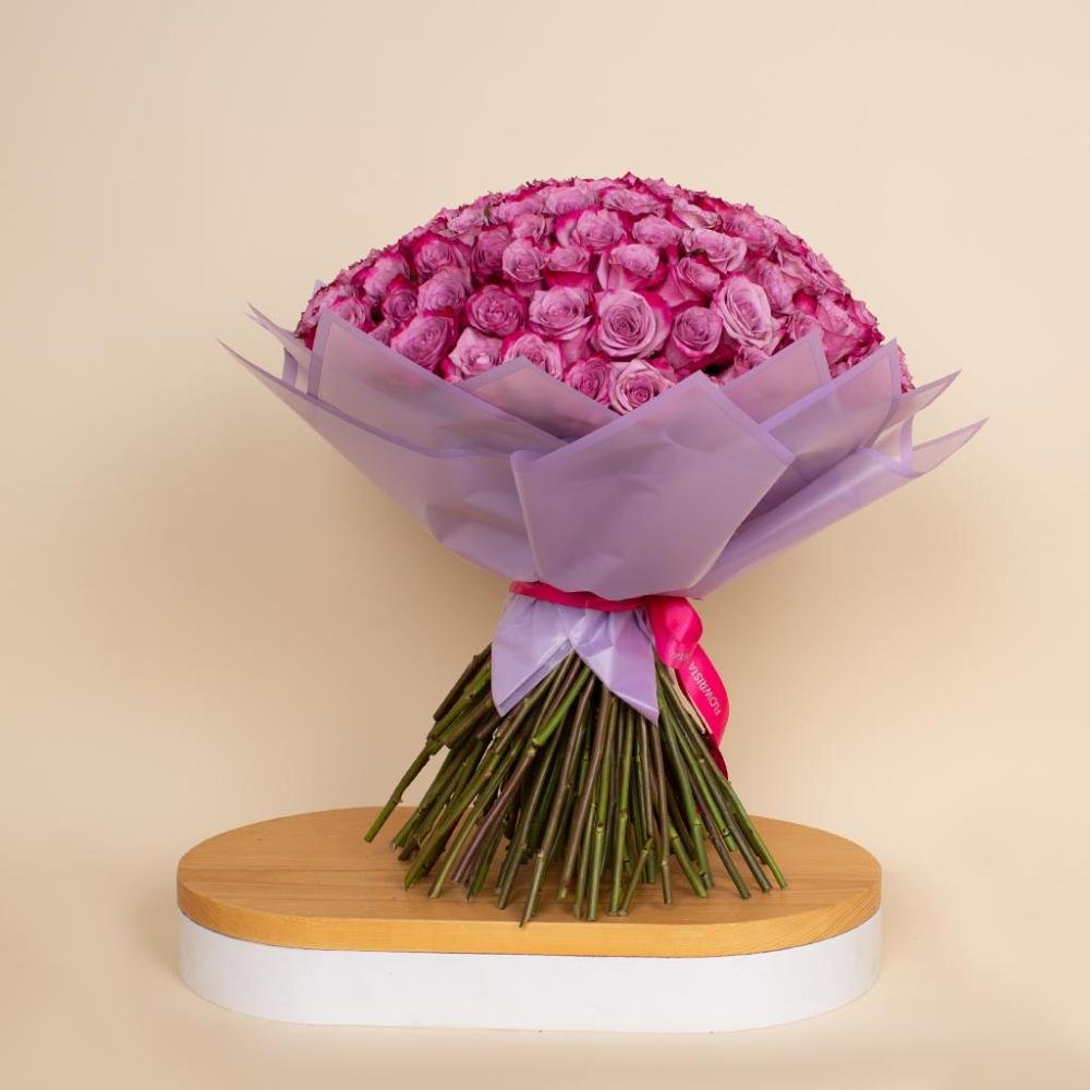 باقة مئوية العشق